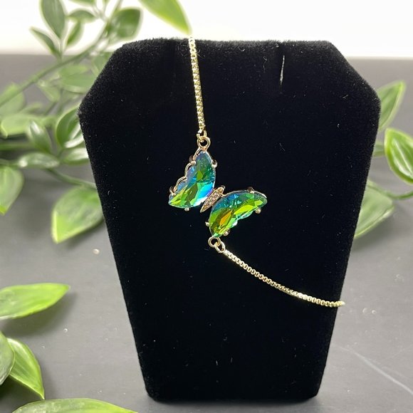Sparkling Gradient Crystal Butterfly Pendant Adjustable Bracelet NEW - Picture 13 of 13